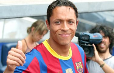 Barça : Adriano va prolonger jusqu’en 2018