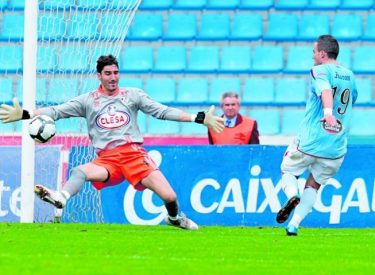 Rayo : Cobeño prolonge d’un an