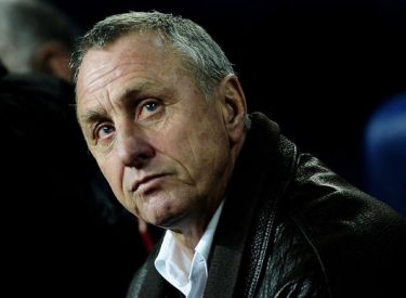 Liga : Cruyff compare le mercato du Real et du Barça