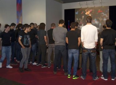 Barça: Hommage des joueurs au Camp Nou