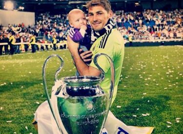 Real: Casillas présente le Bernabéu à son fils (Video)