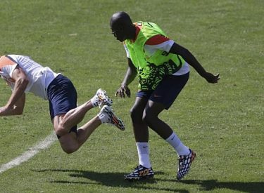 Pays-Bas : Clash entre Robben et Martins Indi