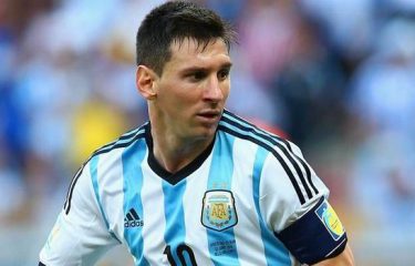 Argentine : Messi rencontre un fan avec son tatouage