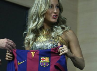 Barça : Claudia Leitte interdite de maillot blaugrana