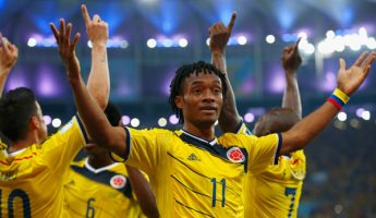 Barça : Cuadrado signe des maillots du club