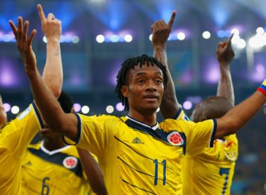 Barça : Cuadrado signe des maillots du club