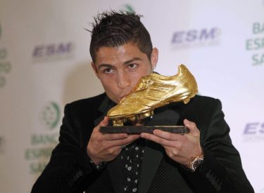 Real : Ronaldo a reçu son Soulier d’Or 2014