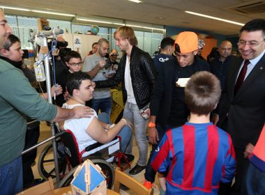 Barça : Les Blaugrana rendent visite aux enfants malades