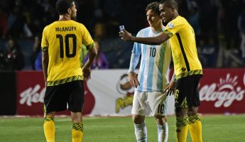 Argentine v Jamaïque : Le selfie de Brown et Messi