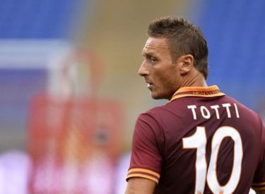 Real v Roma : Totti ovationné par le Bernabéu (Vidéo)