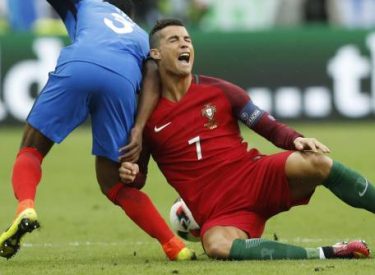 Euro2016 : Cristiano sort sur blessure en finale
