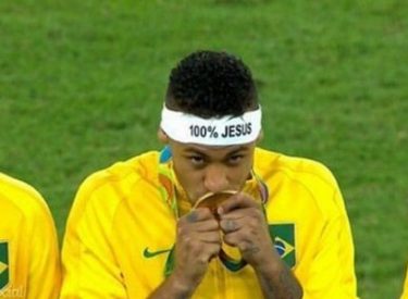 Jeux Olympiques : Neymar pète les plombs sur un supporter