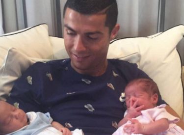 Real : Cristiano Ronaldo papa de jumeaux