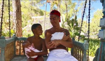 Real : Cristiano pose avec ses trois enfants