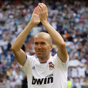 Dans quel club Zidane a-t-il pris sa première licence à l'age de 9 ans ?