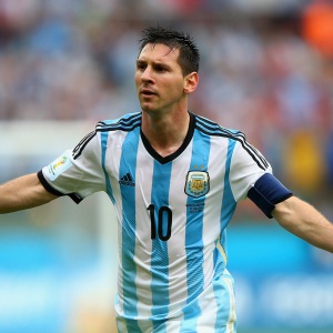De quelle manière s'est-il fait remarquer lors de sa 1ère sélection avec l'Argentine ?